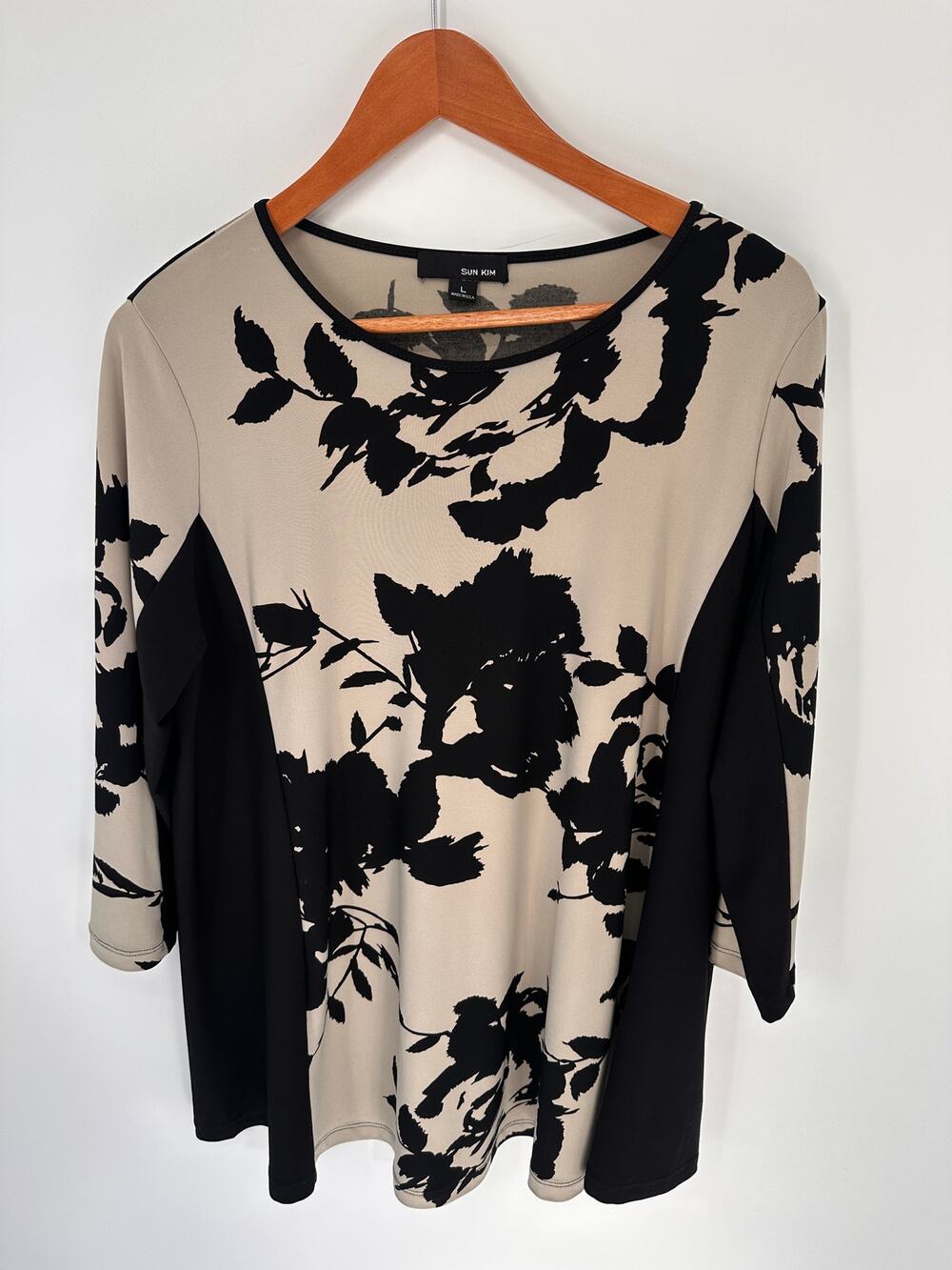 Sun Kim Tunic Length Black & Taupe Floral Blouse // L